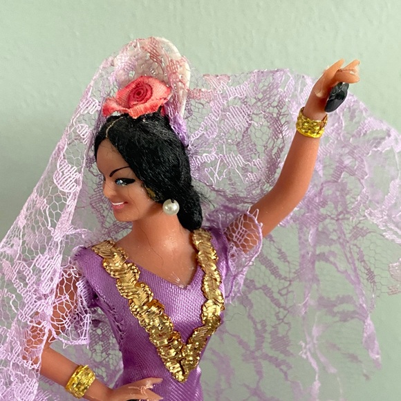 Lavish Lavender Flamenco Dancer Figurine - Picture 2 of 8